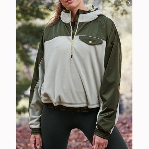 Athleta Tops - Athleta Zion 1/2 Zip Micro fleece
